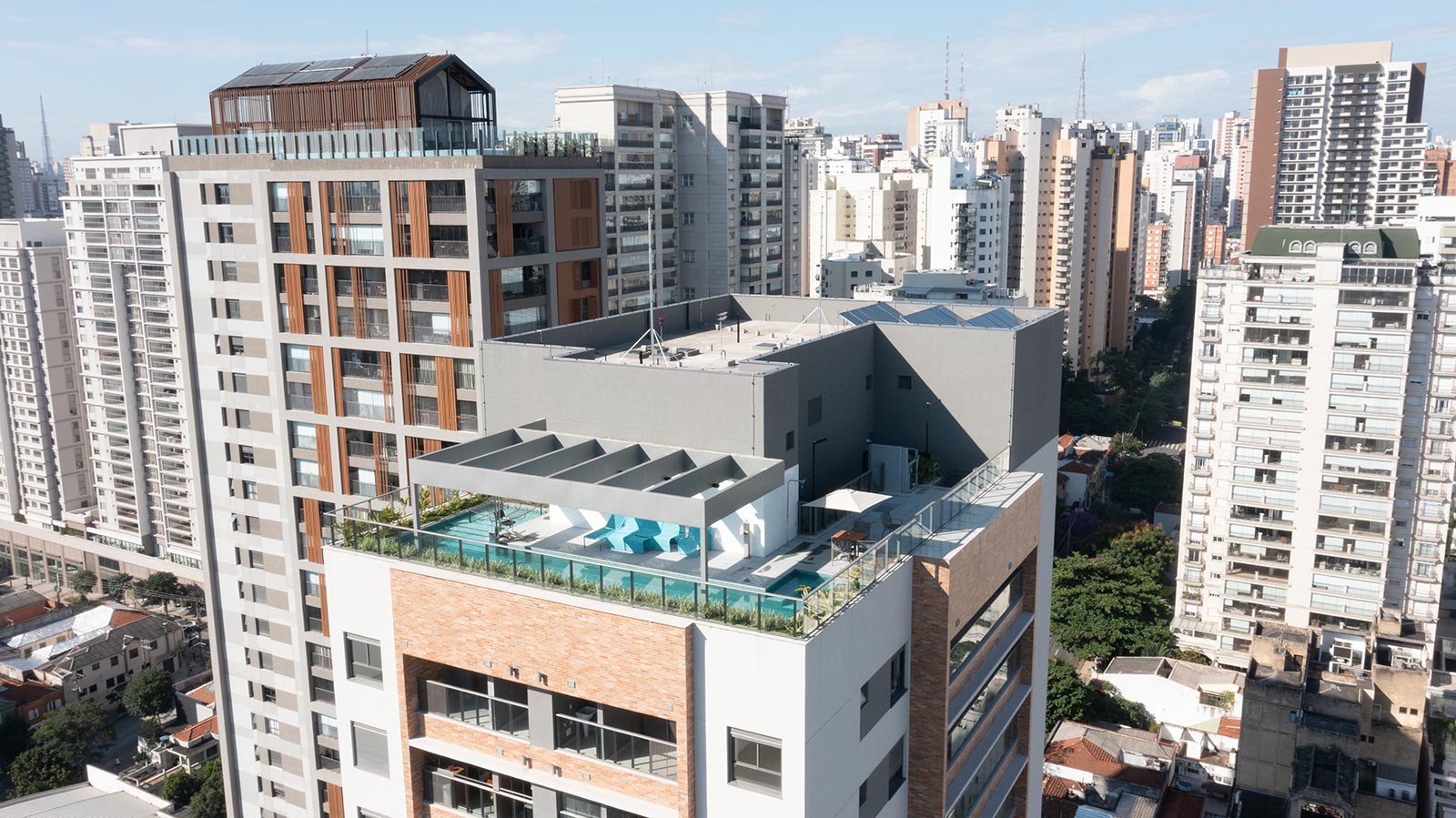 Fachada e rooftop